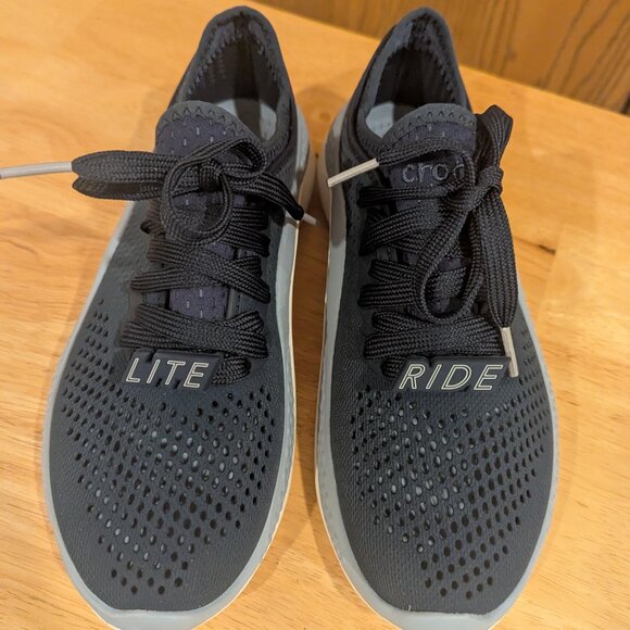CROCs LiteRide Pacer Women's Lace Up Sneakers Navy Size 5-New - Picture 1 of 8